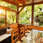 Grosses Bucheneck Fuer Gruppen, Familien & Firmen 7 Schlafzimmer 3 Baeder Grosse Terrasse Nahe Rhododendronpark Holiday home Kromlau