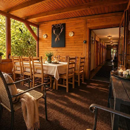Prázdninový dům Grosses Bucheneck Fuer Gruppen, Familien & Firmen 7 Schlafzimmer 3 Baeder Grosse Terrasse Nahe Rhododendronpark
